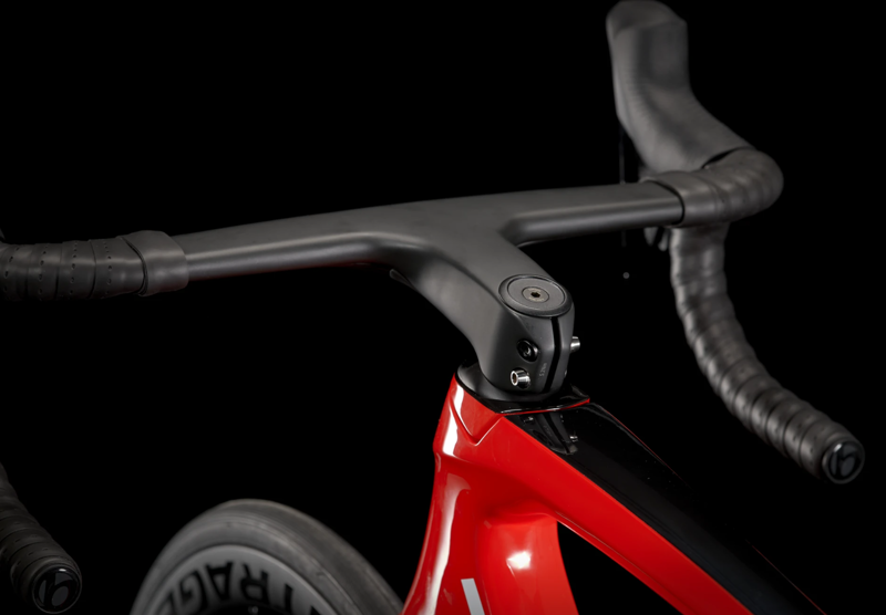Trek Emonda SLR 7 AXS Carbon Road Bike 2023 in Viper Red-10
